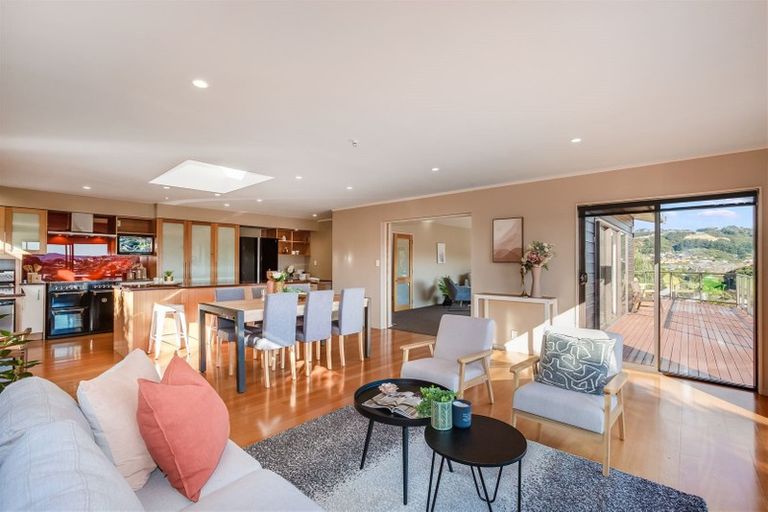 Photo of property in 22 Sailmaker Close, Whitby, Porirua, 5024