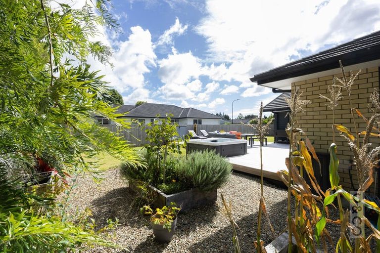 Photo of property in 28 Leebank Crescent, Riverhead, 0820