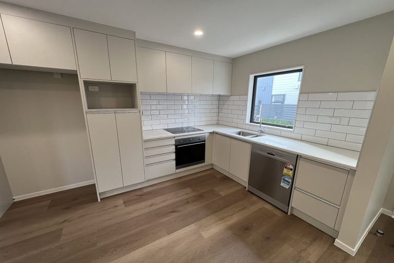 Photo of property in 3/43 Clevedon Road, Papakura, 2110