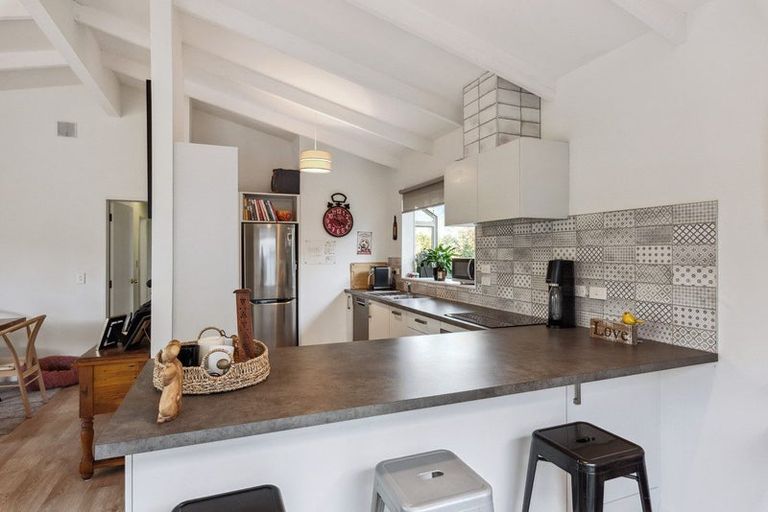 Photo of property in 18c Titoki Road, Waikanae Beach, Waikanae, 5036