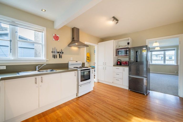 Photo of property in 35 Royal Street, Upper Hutt Central, Upper Hutt, 5018