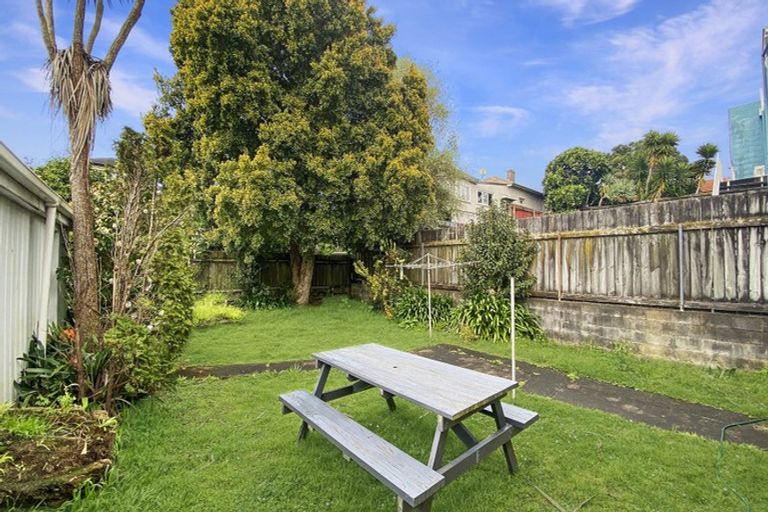 Photo of property in 2/846 Dominion Road, Mount Eden, Auckland, 1041