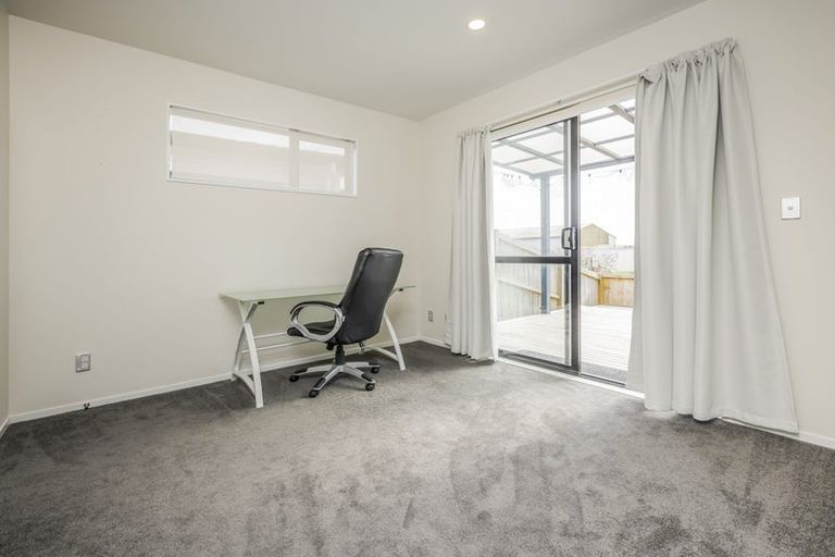 Photo of property in 9 Tuuhura Road, Pukekohe, 2120