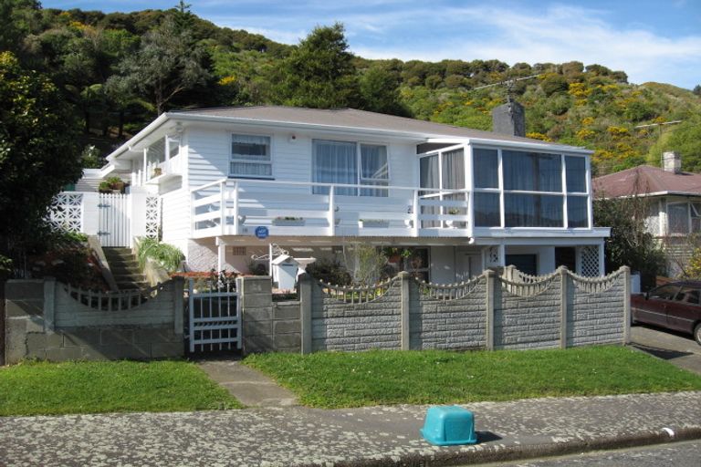 Photo of property in 18 Pollard Street, Wainuiomata, Lower Hutt, 5014
