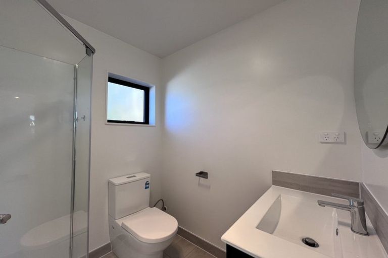Photo of property in 10/535 Swanson Road, Ranui, Auckland, 0612