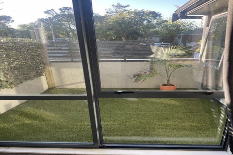 Photo of property in 48 Tauhinu Road, Greenhithe, Auckland, 0632