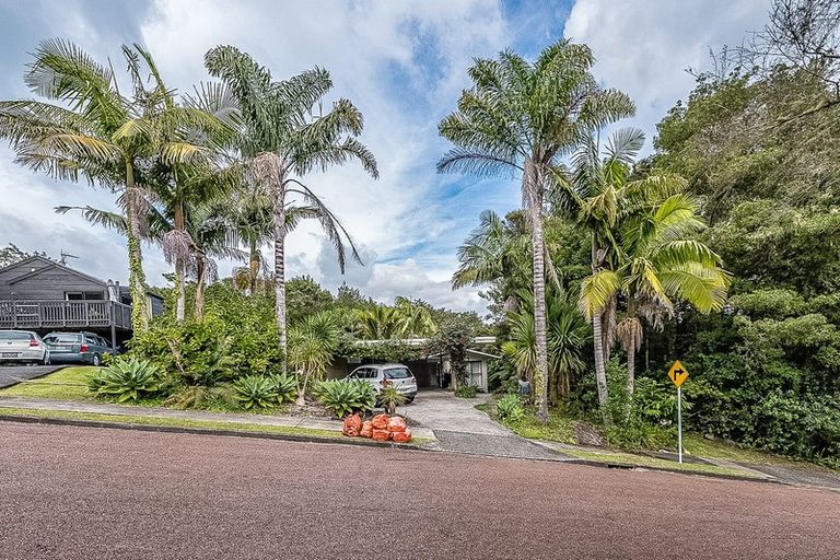 Photo of property in 3 Hebe Place, Birkenhead, Auckland, 0626