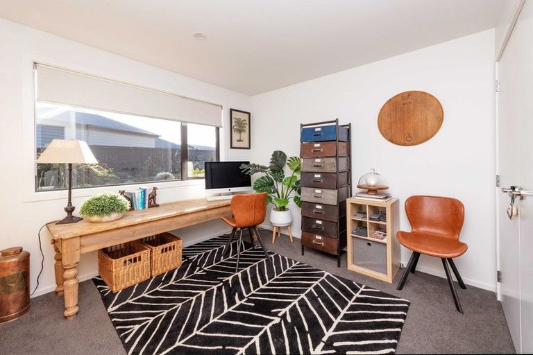 Photo of property in 122 Rob Roy Lane, Wanaka, 9305