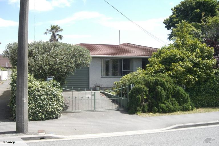 Photo of property in 17 Avonhead Road, Avonhead, Christchurch, 8042
