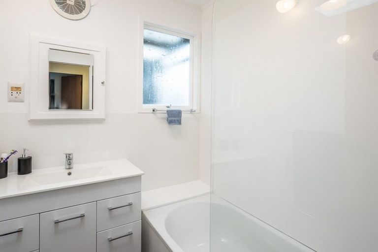 Photo of property in 10b Cypress Grove, Paraparaumu, 5032