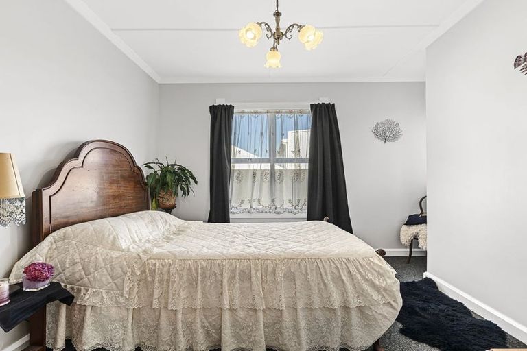 Photo of property in 219 Devon Street West, New Plymouth, 4310