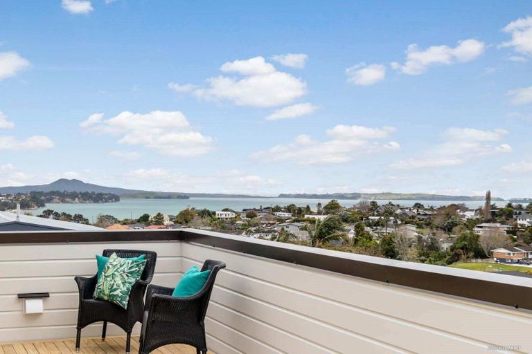 Photo of property in 10 Copperfield Terrace, Mellons Bay, Auckland, 2014