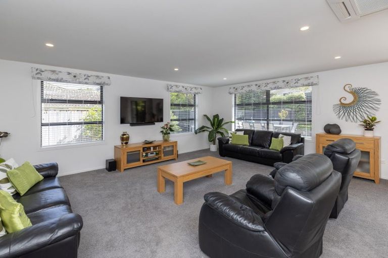 Photo of property in 14 Fiesta Grove, Raumati Beach, Paraparaumu, 5032