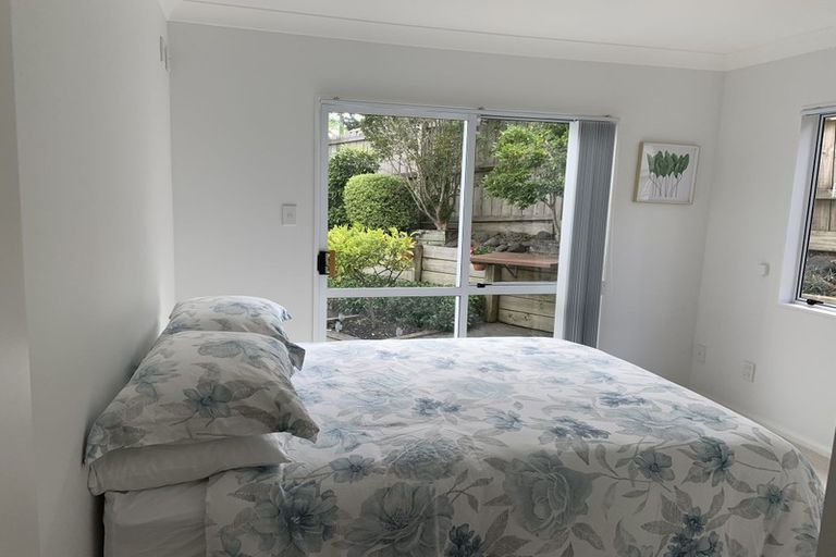 Photo of property in 14 Conacher Close, East Tamaki Heights, Auckland, 2016