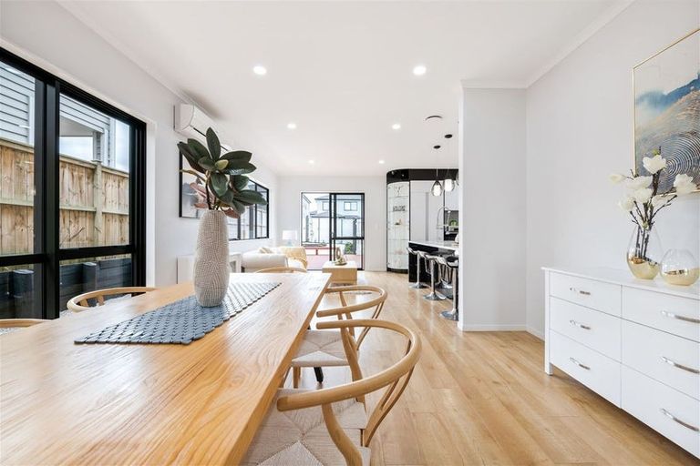 Photo of property in 413 Ormiston Road, Flat Bush, Auckland, 2019