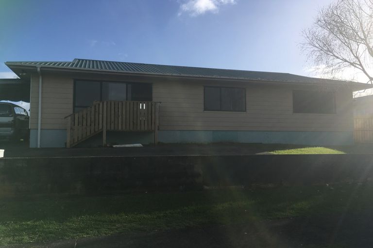 Photo of property in 39 Killington Crescent, Mangere, Auckland, 2022