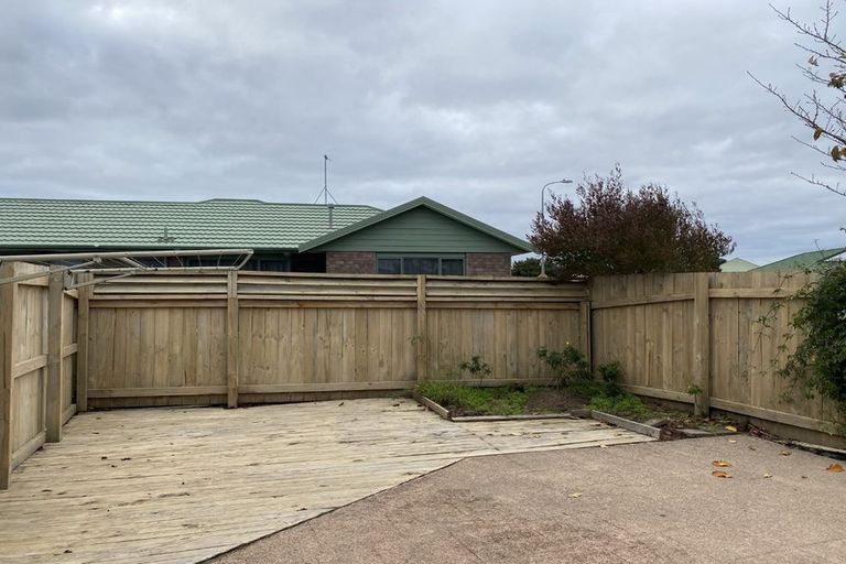 Photo of property in 39 Spackman Crescent, Paraparaumu, 5032