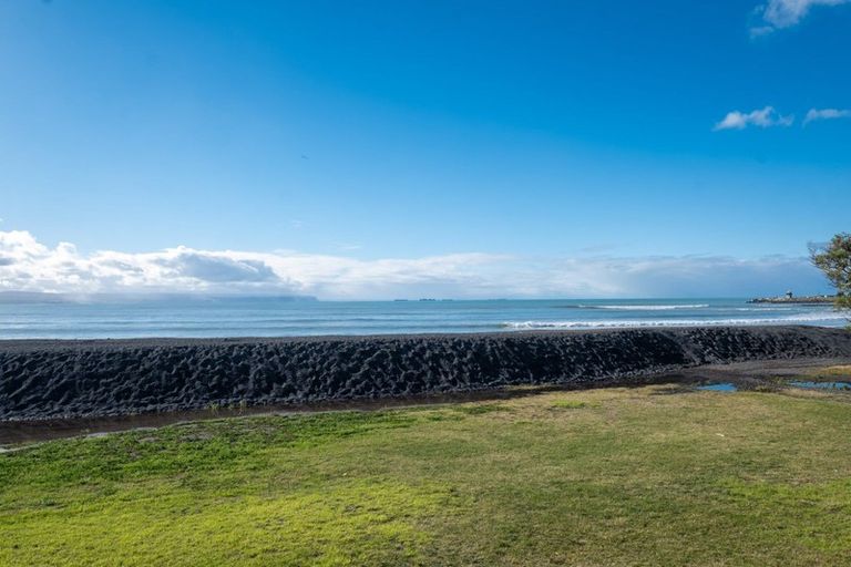 Photo of property in 24 Charles Street, Westshore, Napier, 4110