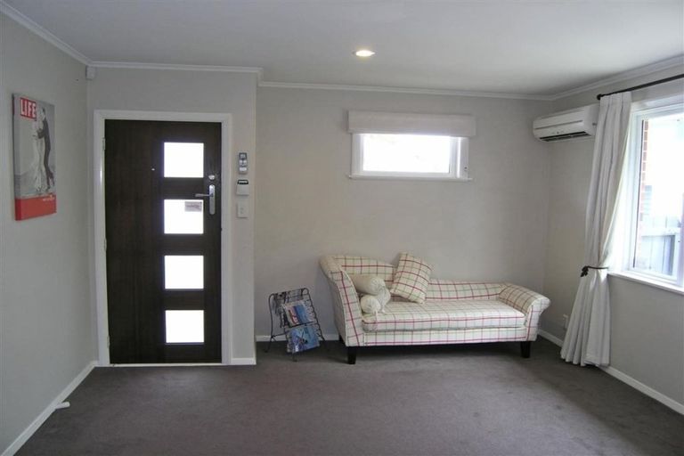 Photo of property in 2/1133 Fergusson Drive, Clouston Park, Upper Hutt, 5018