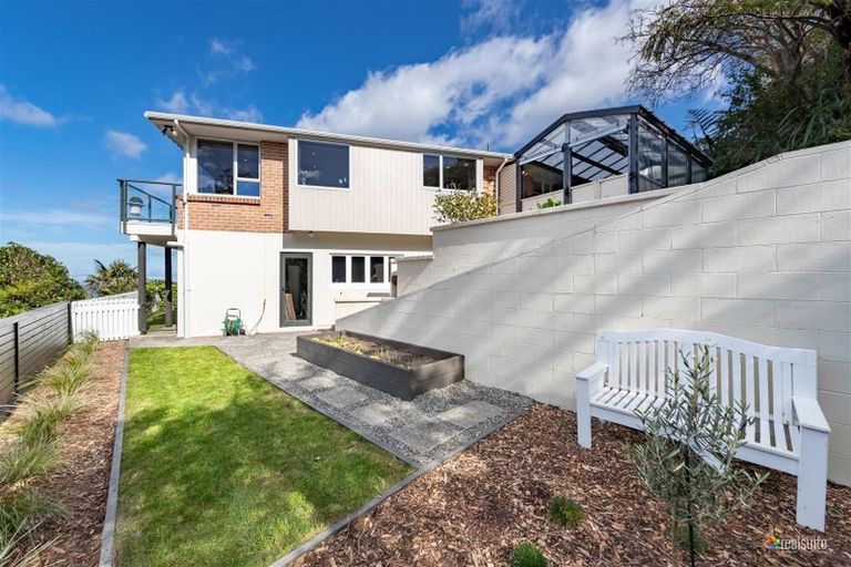 Photo of property in 96 Dowse Drive, Maungaraki, Lower Hutt, 5010