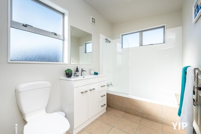 Photo of property in 8 Erlestoke Crescent, Churton Park, Wellington, 6037