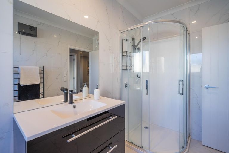 Photo of property in 9 Bridford Way, Paraparaumu, 5032