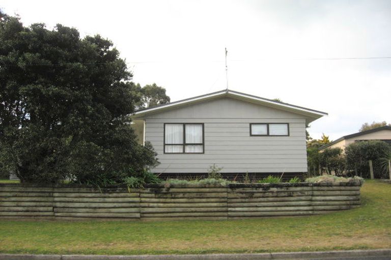 Photo of property in 102 Patuwai Drive, Whangamata, 3620