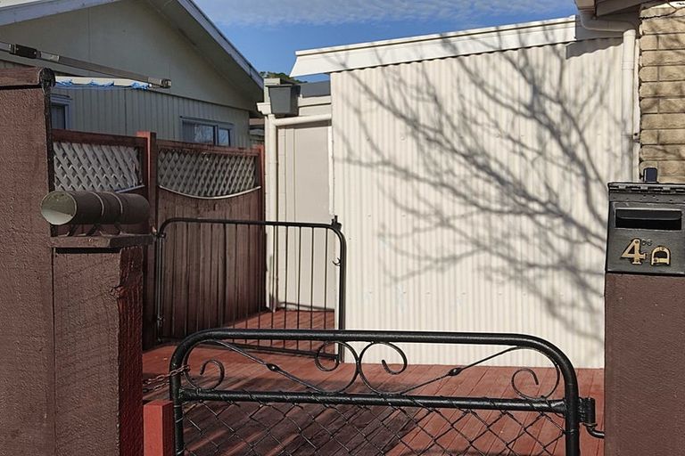 Photo of property in 1/4 Richmond Street, Waitara, 4320