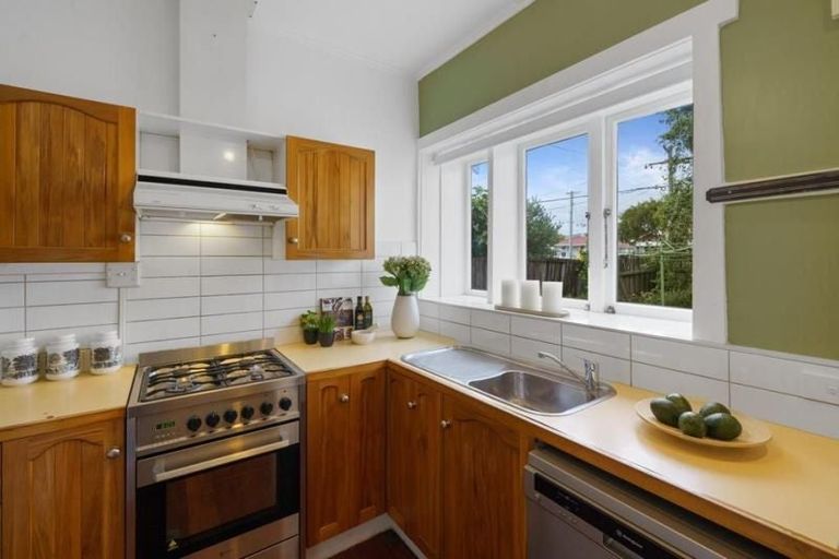 Photo of property in 34 Pharazyn Street, Melling, Lower Hutt, 5010