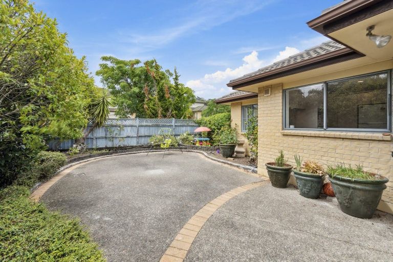 Photo of property in 23 Delmont Close, East Tamaki Heights, Auckland, 2016