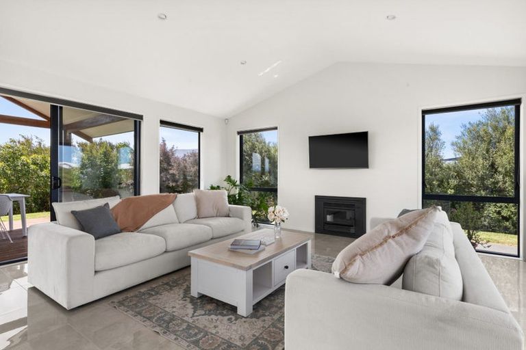 Photo of property in 10 Quarry Ridge, Poraiti, Napier, 4182