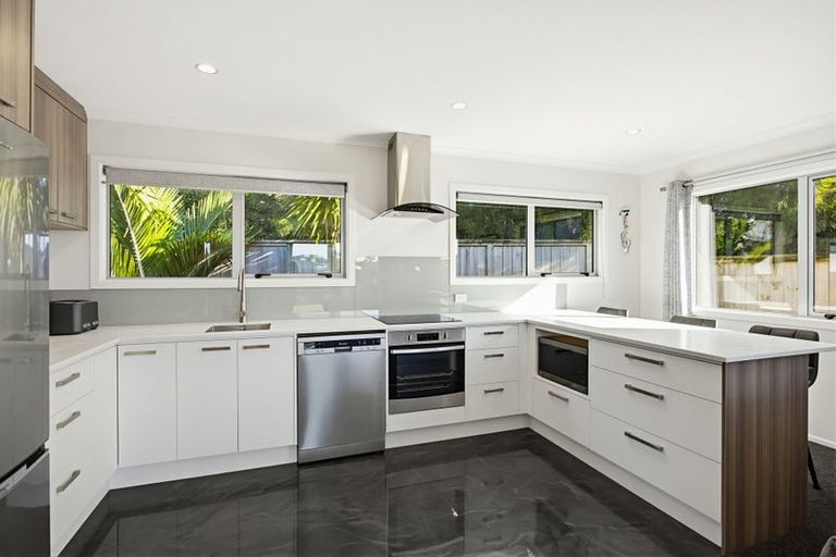 Photo of property in 28 Tairua Palms Place, Tairua, 3508