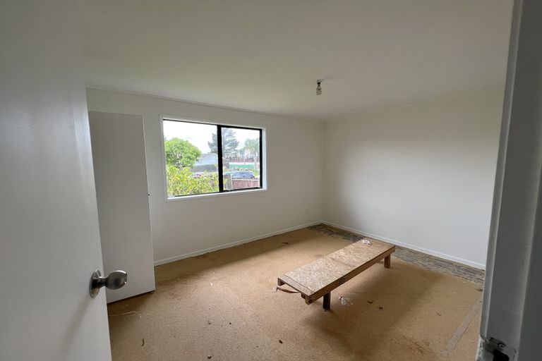 Photo of property in 4 Elvira Place, Ranui, Auckland, 0612