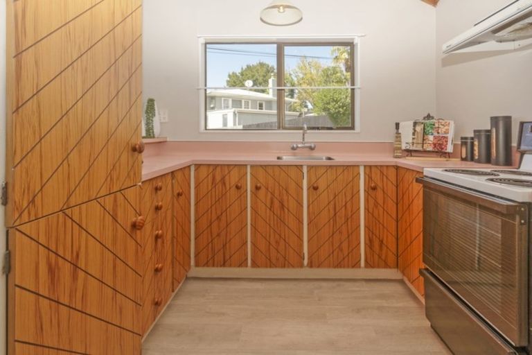 Photo of property in 1/9 Duncan Avenue, Te Atatu South, Auckland, 0610