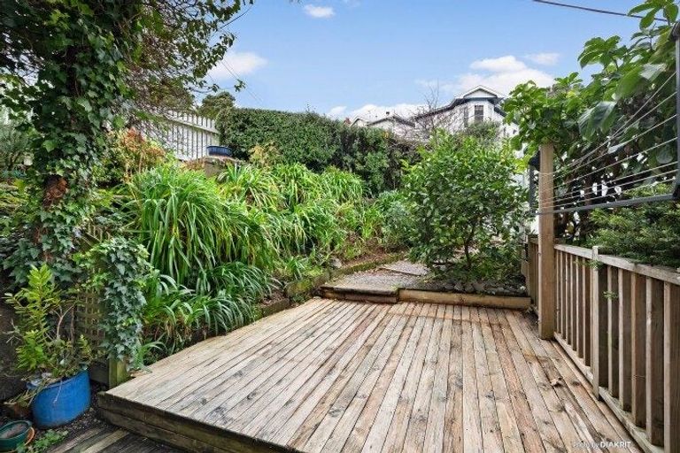 Photo of property in 145 Kelburn Parade, Kelburn, Wellington, 6012
