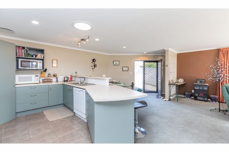 Photo of property in 15c Rishworth Avenue, Stanmore Bay, Whangaparaoa, 0932