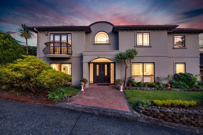 Photo of property in 28a Woodstock Road, Forrest Hill, Auckland, 0620