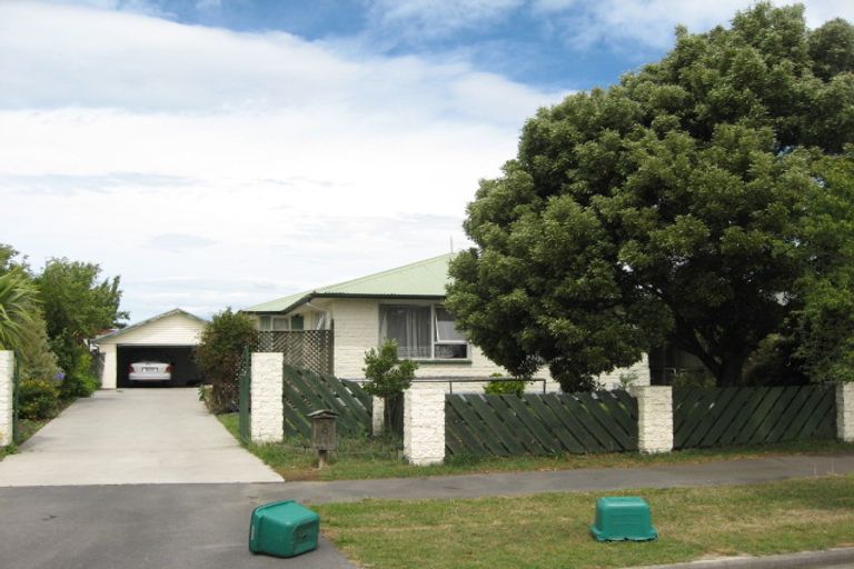 Photo of property in 8 Cob Crescent, Woolston, Christchurch, 8062