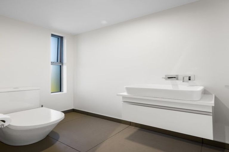 Photo of property in 5 Bovett Place, Wanaka, 9305