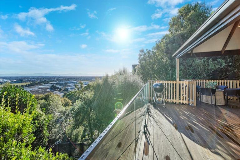 Photo of property in 1/8 Hobday Lane, Mount Pleasant, Christchurch, 8081