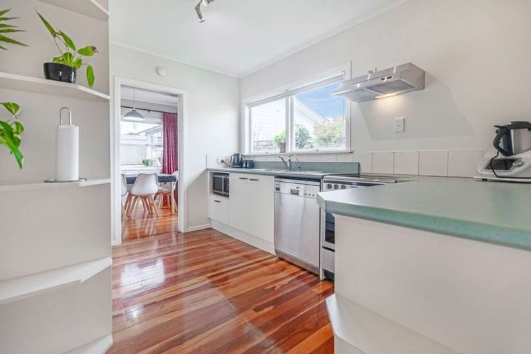 Photo of property in 16b Campbell Street, Waiuku, 2123