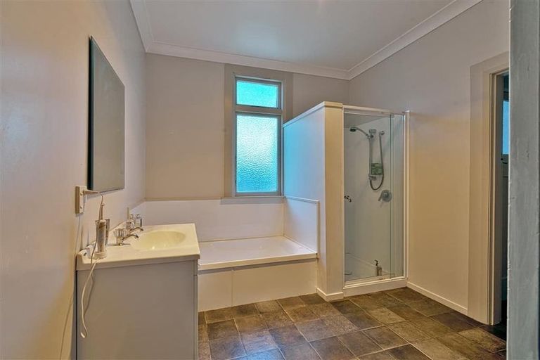 Photo of property in 53 Shakespeare Road, Bluff Hill, Napier, 4110