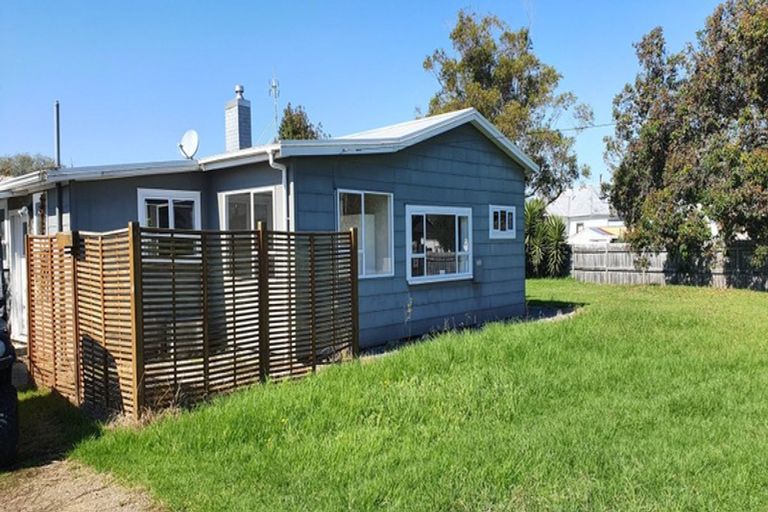 Photo of property in 1 Lyndhurst Street, Awapuni, Gisborne, 4010