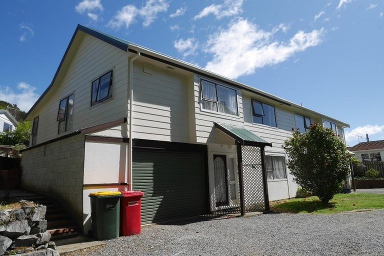 Photo of property in 1/17 Yarrow Place, Papakowhai, Porirua, 5024