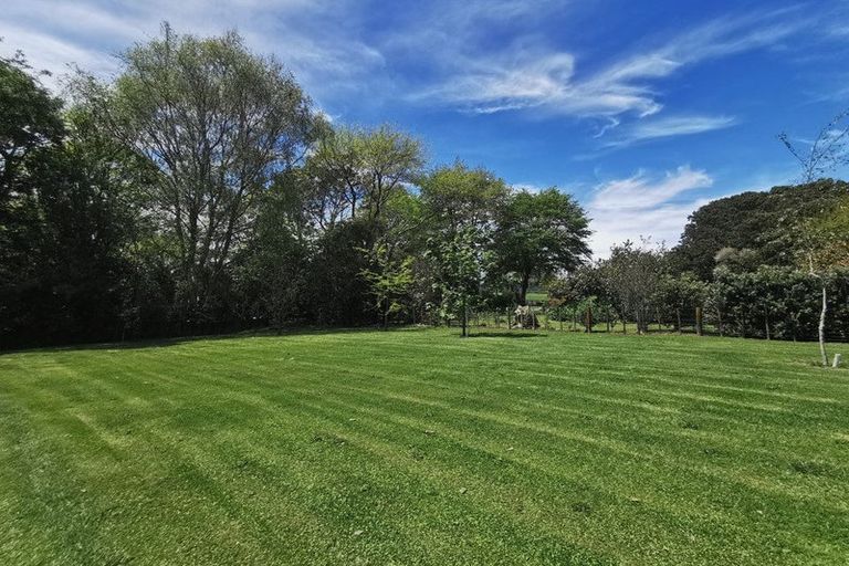 Photo of property in 112 Kawiu Road, Levin, 5510