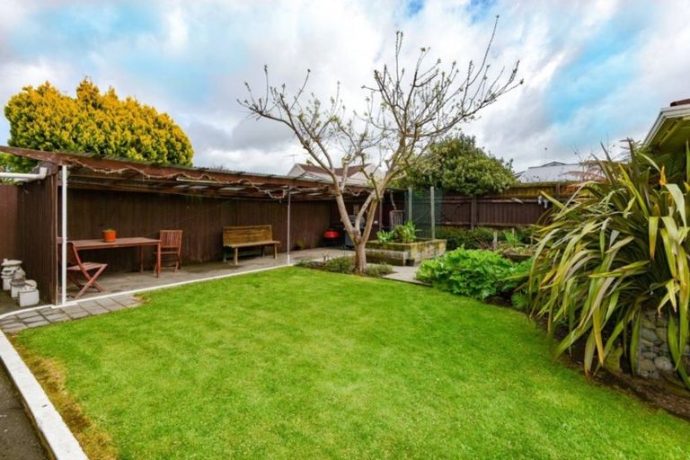 Photo of property in 4 Kirkdale Place, Avonhead, Christchurch, 8042