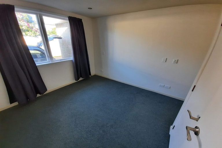 Photo of property in 2/110 Martin Street, Wallaceville, Upper Hutt, 5018