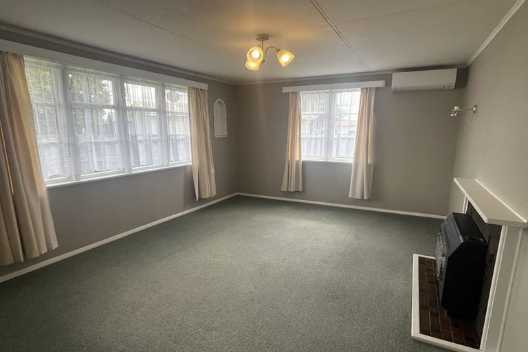 Photo of property in 6 Radnor Place, Highbury, Palmerston North, 4412