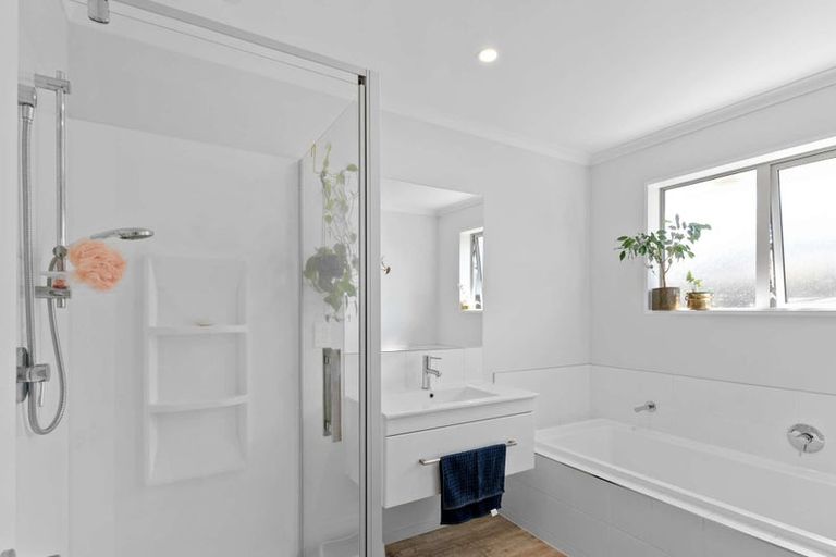 Photo of property in 4 Urihia Street, Marshland, Christchurch, 8083