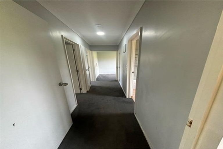 Photo of property in 226 Henderson Valley Road, Henderson, Auckland, 0612